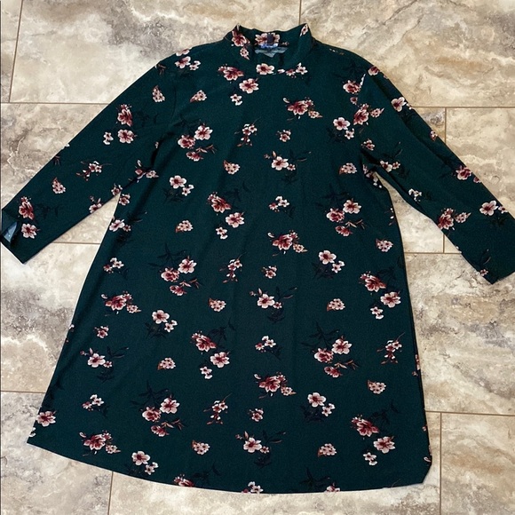 Dark Green Floral Dress - Picture 1 of 6
